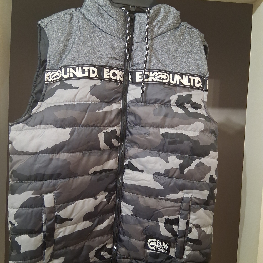 Ecko Unlimited Gray and Black Camo Vest